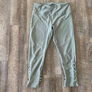 Green cropped workout leggings